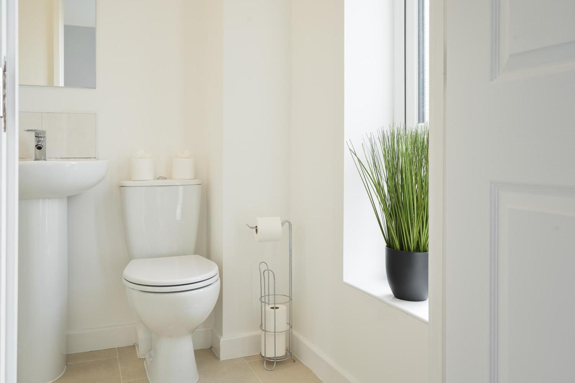 Mersey Way, Spacious 3 Bed Home, Close To Sheffield City Centre & Free Driveway Parking - Perfect For Workers, Groups & Families - Hosted By Stay Host Save Luaran gambar