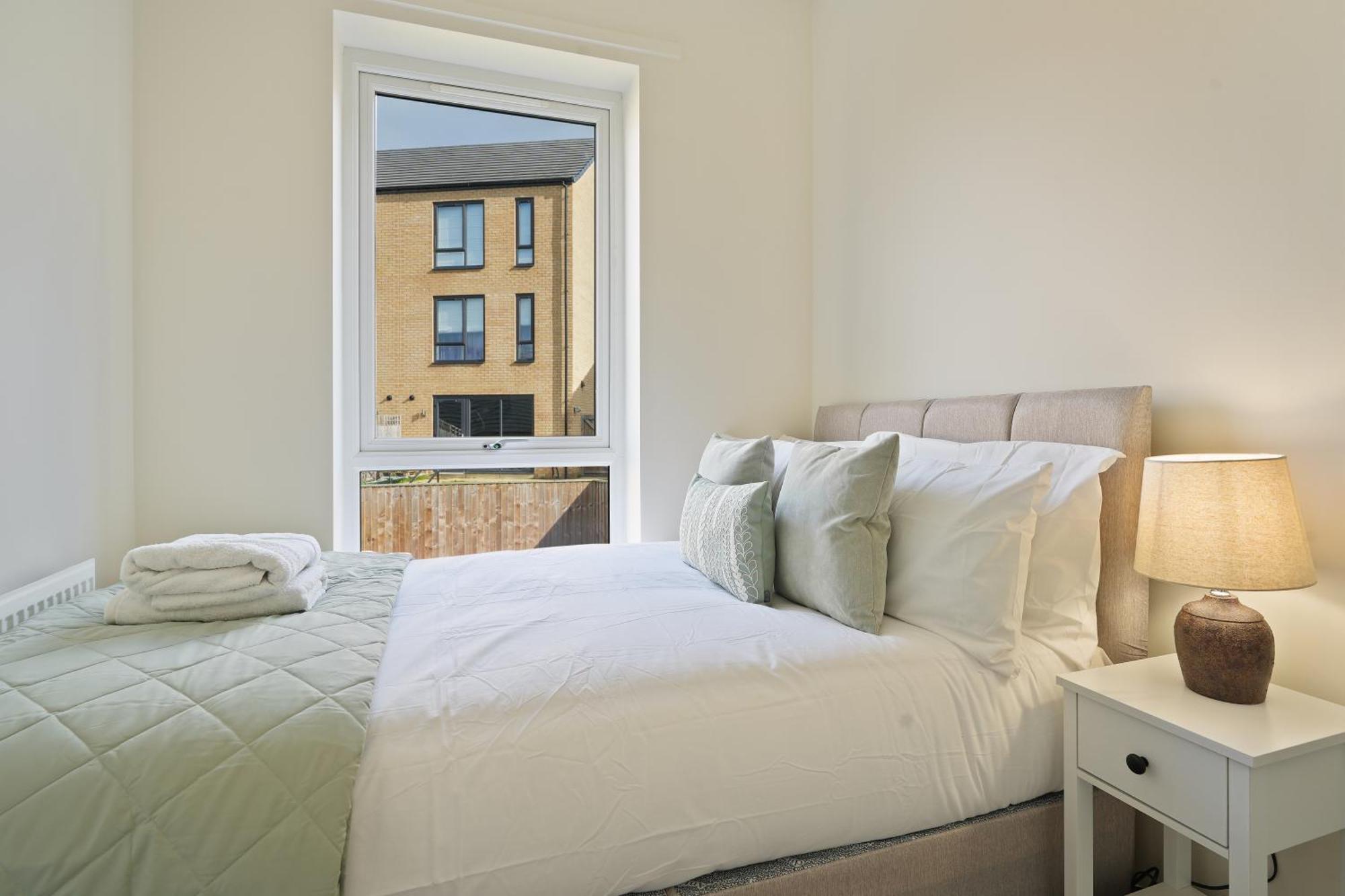 Mersey Way, Spacious 3 Bed Home, Close To Sheffield City Centre & Free Driveway Parking - Perfect For Workers, Groups & Families - Hosted By Stay Host Save Luaran gambar