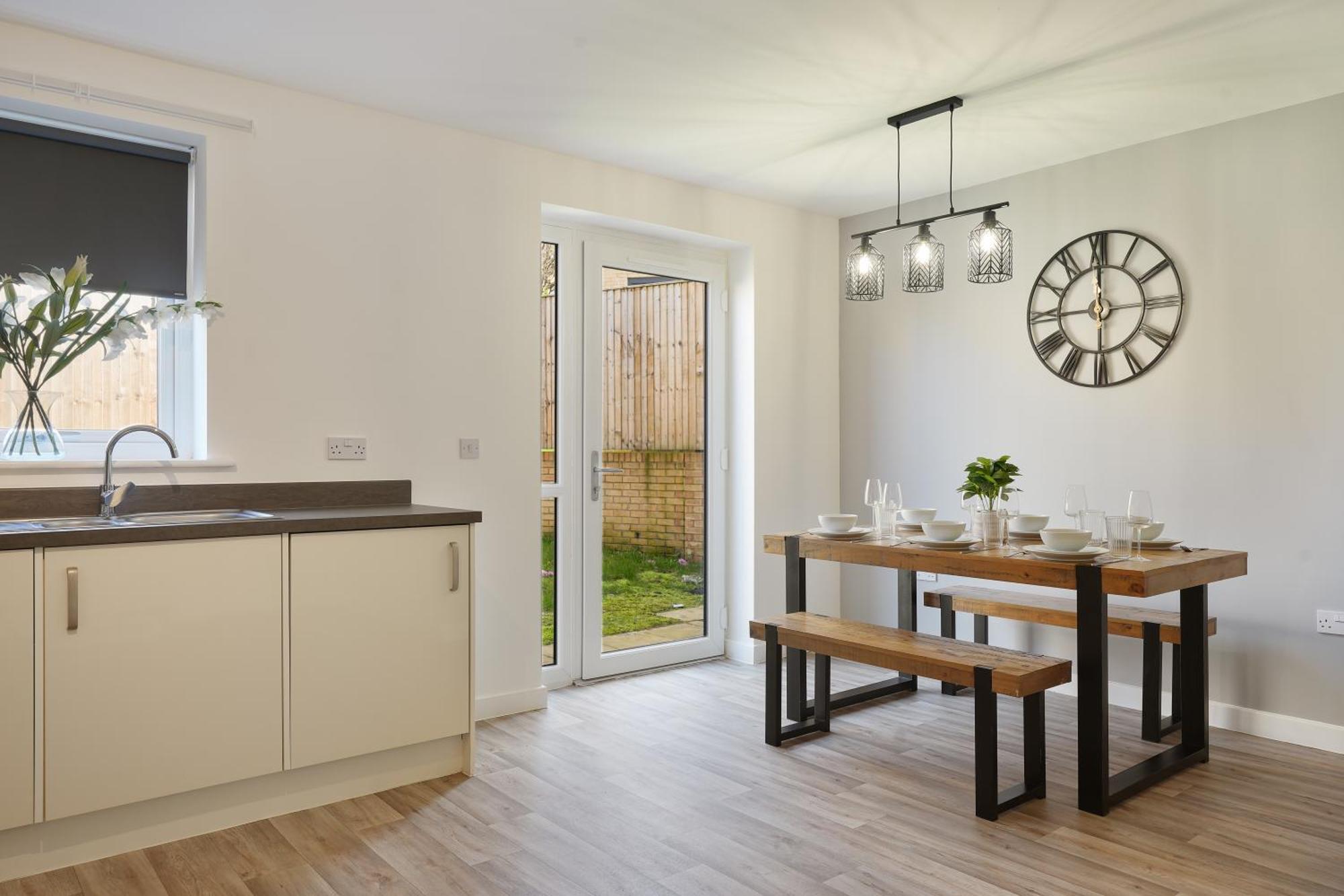 Mersey Way, Spacious 3 Bed Home, Close To Sheffield City Centre & Free Driveway Parking - Perfect For Workers, Groups & Families - Hosted By Stay Host Save Luaran gambar