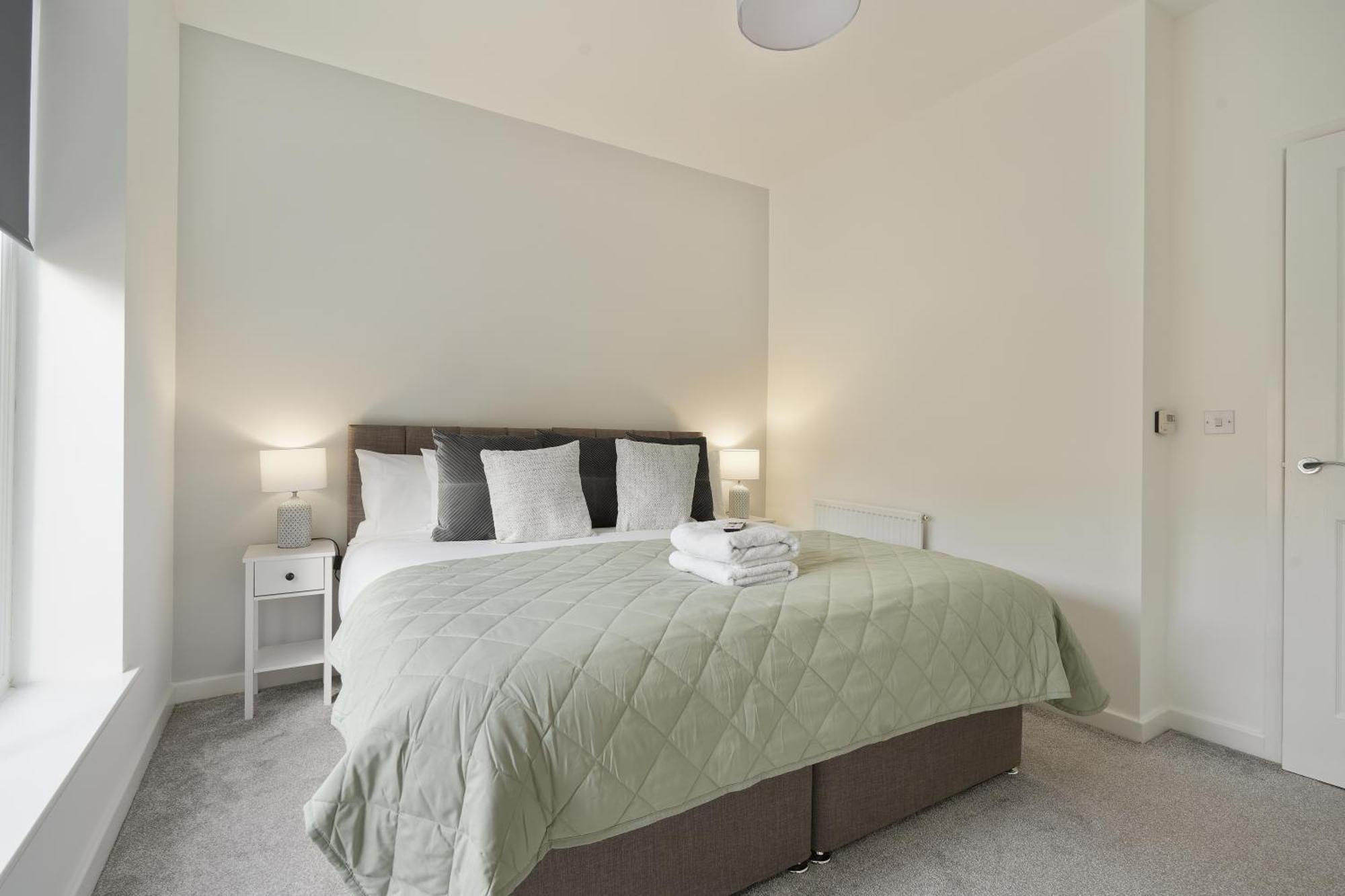 Mersey Way, Spacious 3 Bed Home, Close To Sheffield City Centre & Free Driveway Parking - Perfect For Workers, Groups & Families - Hosted By Stay Host Save Luaran gambar