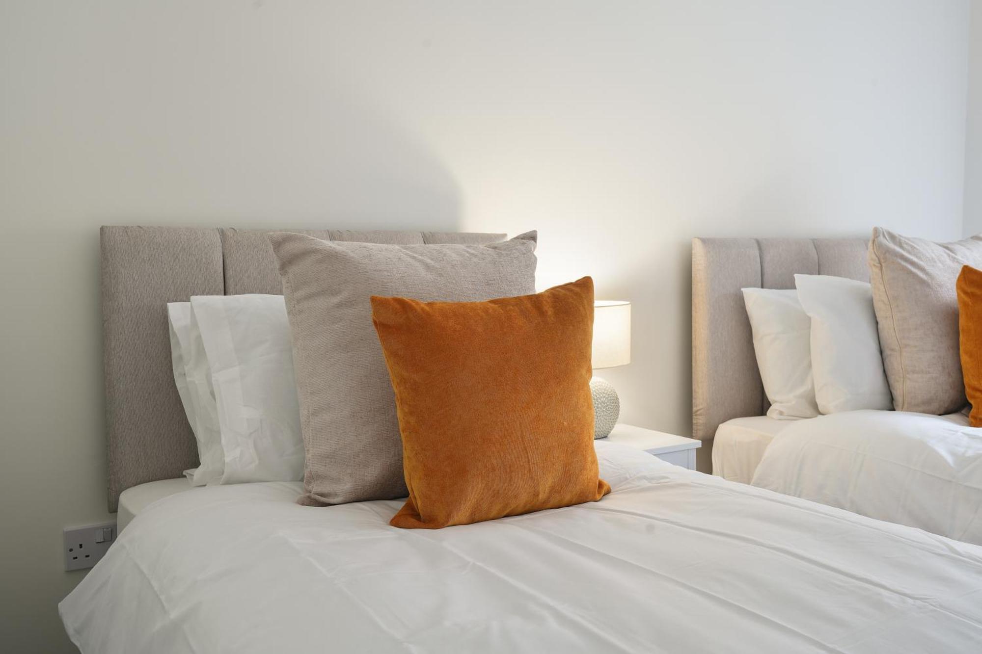 Mersey Way, Spacious 3 Bed Home, Close To Sheffield City Centre & Free Driveway Parking - Perfect For Workers, Groups & Families - Hosted By Stay Host Save Luaran gambar