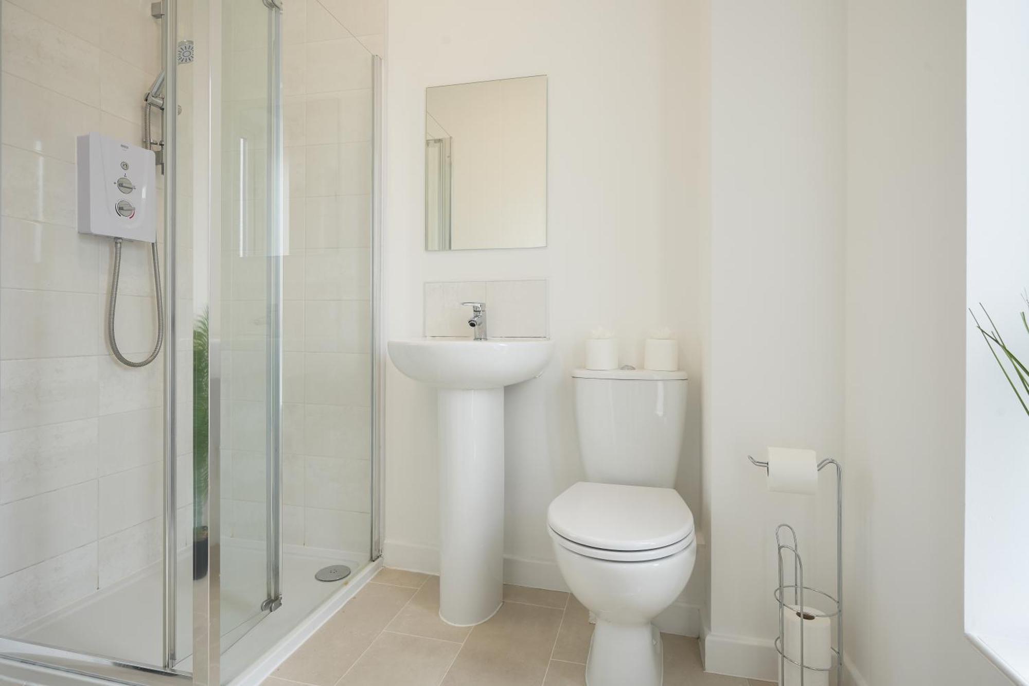 Mersey Way, Spacious 3 Bed Home, Close To Sheffield City Centre & Free Driveway Parking - Perfect For Workers, Groups & Families - Hosted By Stay Host Save Luaran gambar