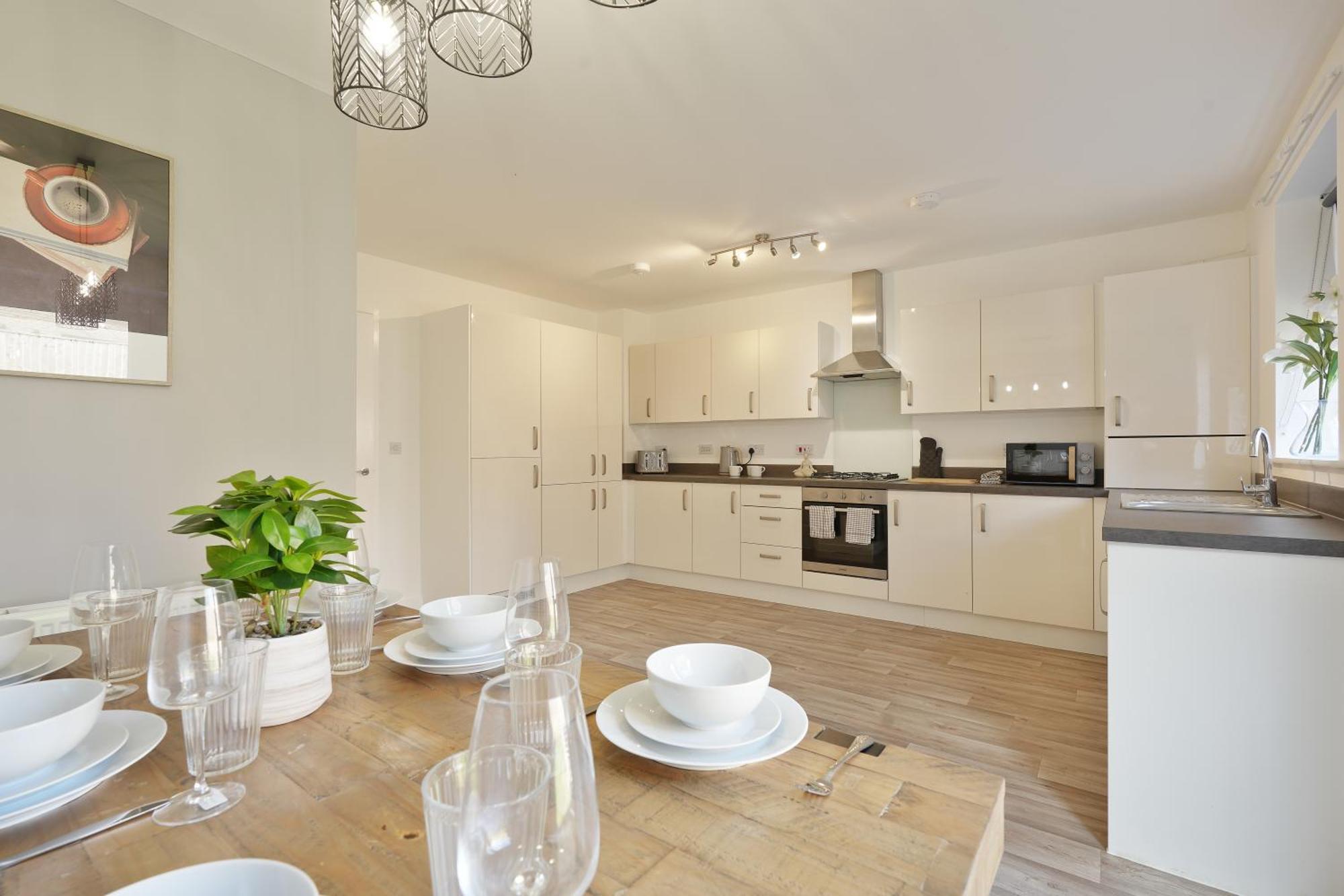 Mersey Way, Spacious 3 Bed Home, Close To Sheffield City Centre & Free Driveway Parking - Perfect For Workers, Groups & Families - Hosted By Stay Host Save Luaran gambar