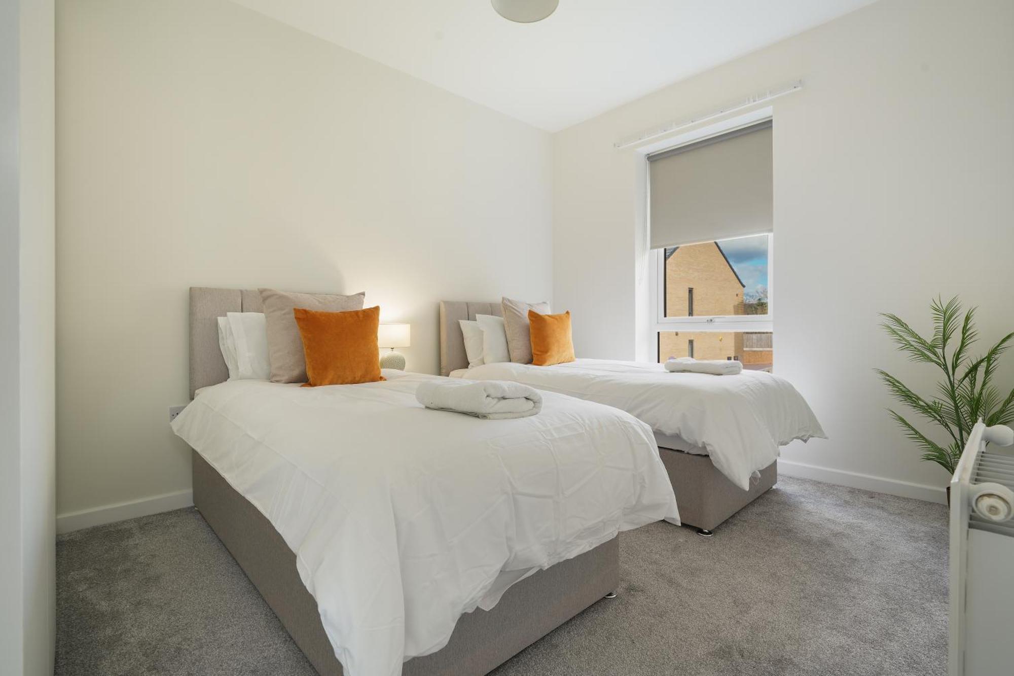 Mersey Way, Spacious 3 Bed Home, Close To Sheffield City Centre & Free Driveway Parking - Perfect For Workers, Groups & Families - Hosted By Stay Host Save Luaran gambar