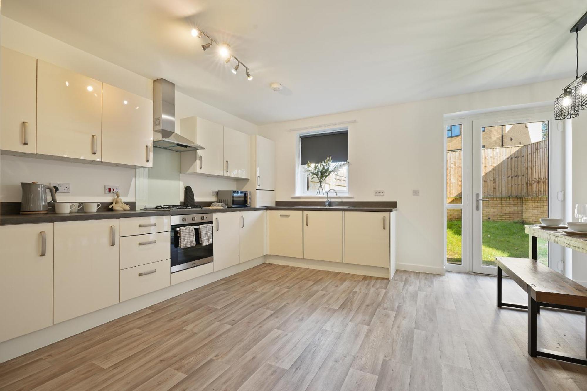 Mersey Way, Spacious 3 Bed Home, Close To Sheffield City Centre & Free Driveway Parking - Perfect For Workers, Groups & Families - Hosted By Stay Host Save Luaran gambar