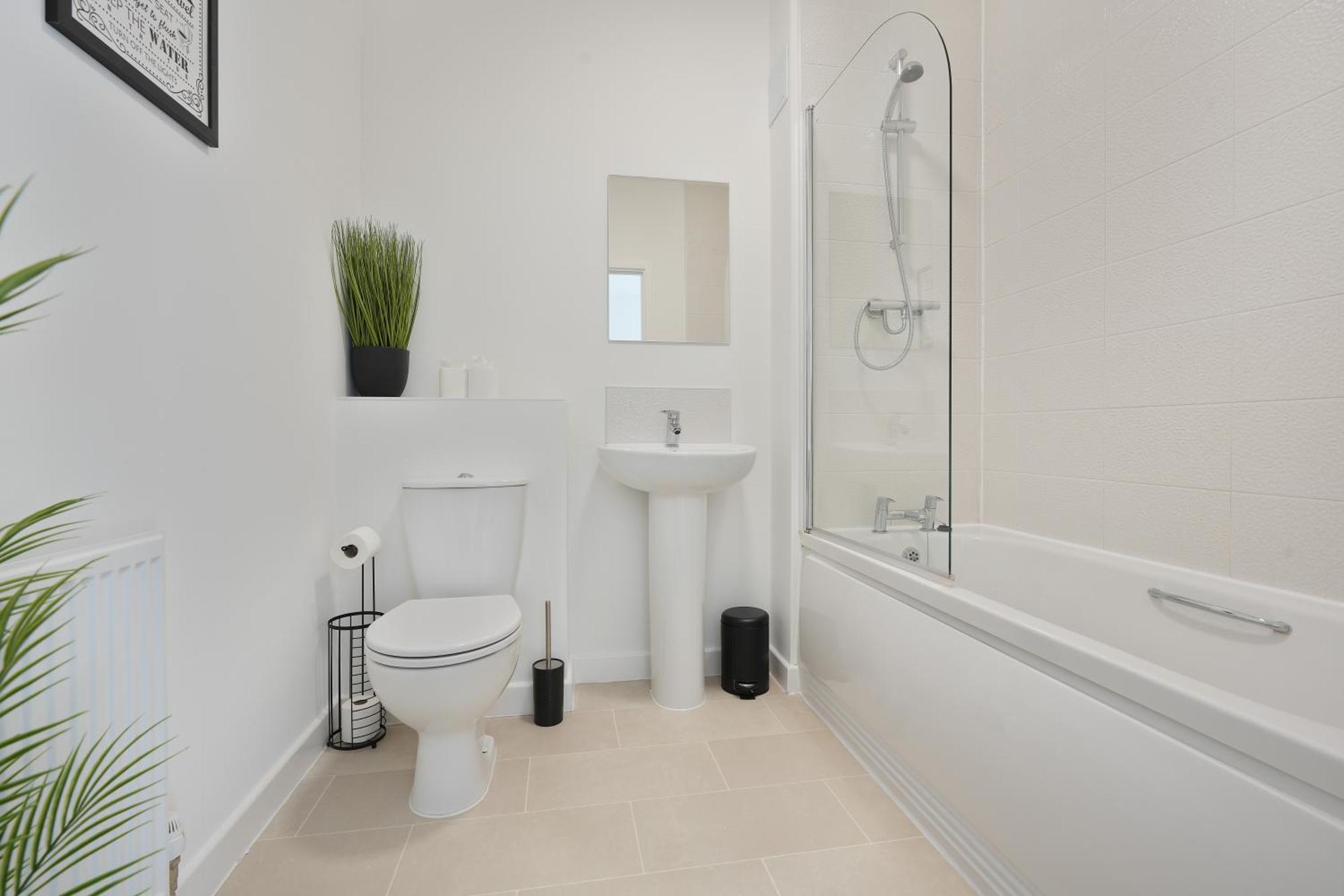 Mersey Way, Spacious 3 Bed Home, Close To Sheffield City Centre & Free Driveway Parking - Perfect For Workers, Groups & Families - Hosted By Stay Host Save Luaran gambar