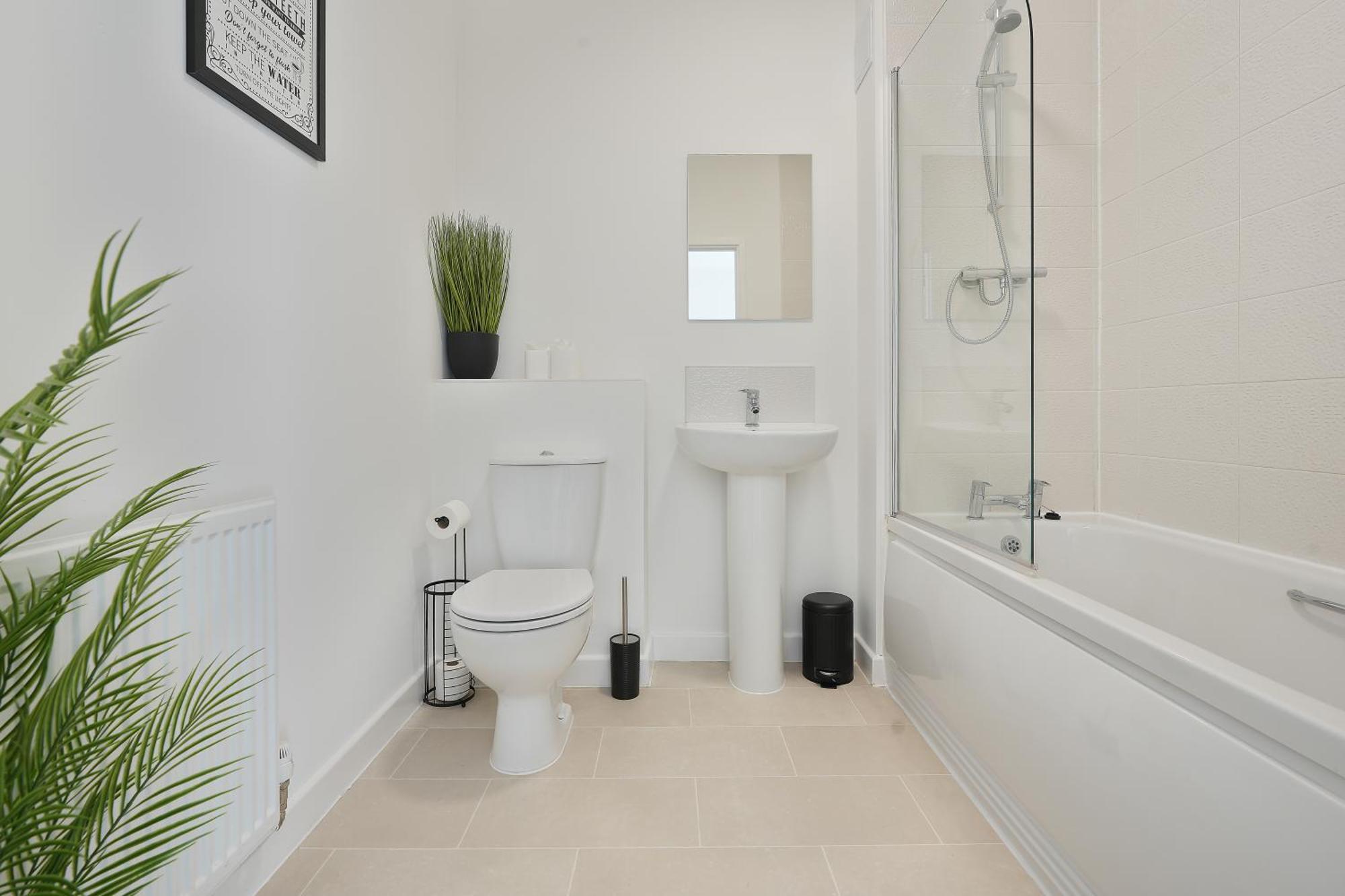 Mersey Way, Spacious 3 Bed Home, Close To Sheffield City Centre & Free Driveway Parking - Perfect For Workers, Groups & Families - Hosted By Stay Host Save Luaran gambar