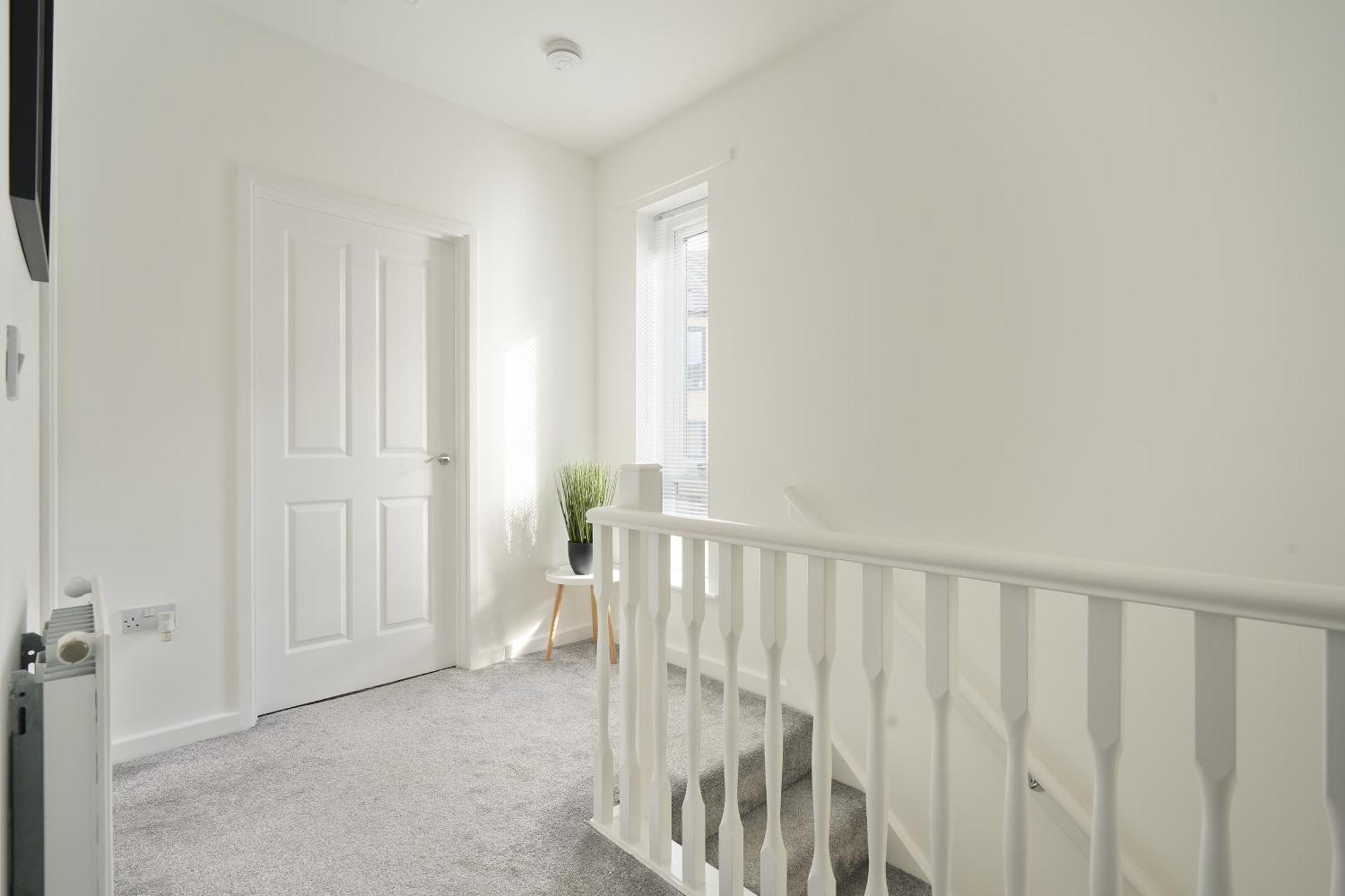 Mersey Way, Spacious 3 Bed Home, Close To Sheffield City Centre & Free Driveway Parking - Perfect For Workers, Groups & Families - Hosted By Stay Host Save Luaran gambar