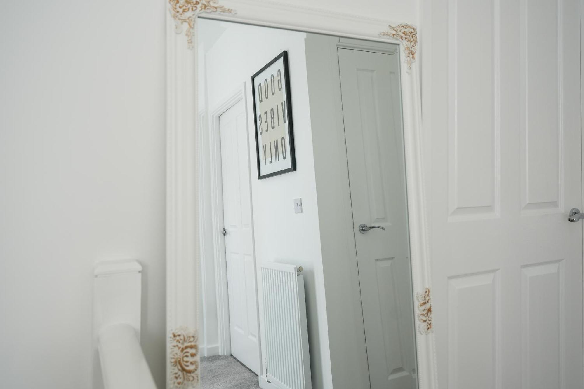 Mersey Way, Spacious 3 Bed Home, Close To Sheffield City Centre & Free Driveway Parking - Perfect For Workers, Groups & Families - Hosted By Stay Host Save Luaran gambar